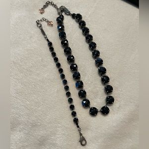 Low sparkle Sabika necklace and bracelet set